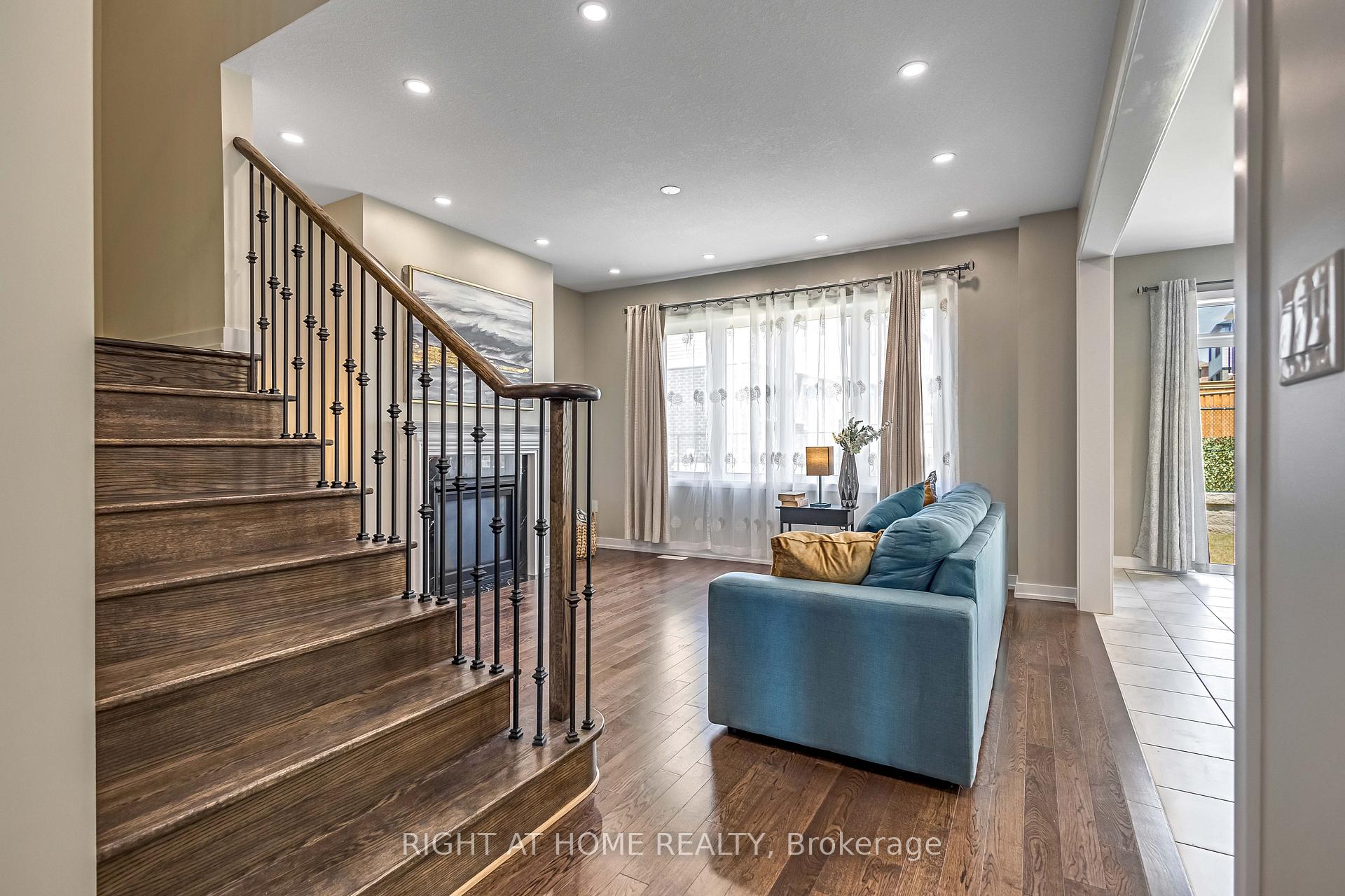 Photo 8 of 44 Santos Drive, Haldimand — HOMEH