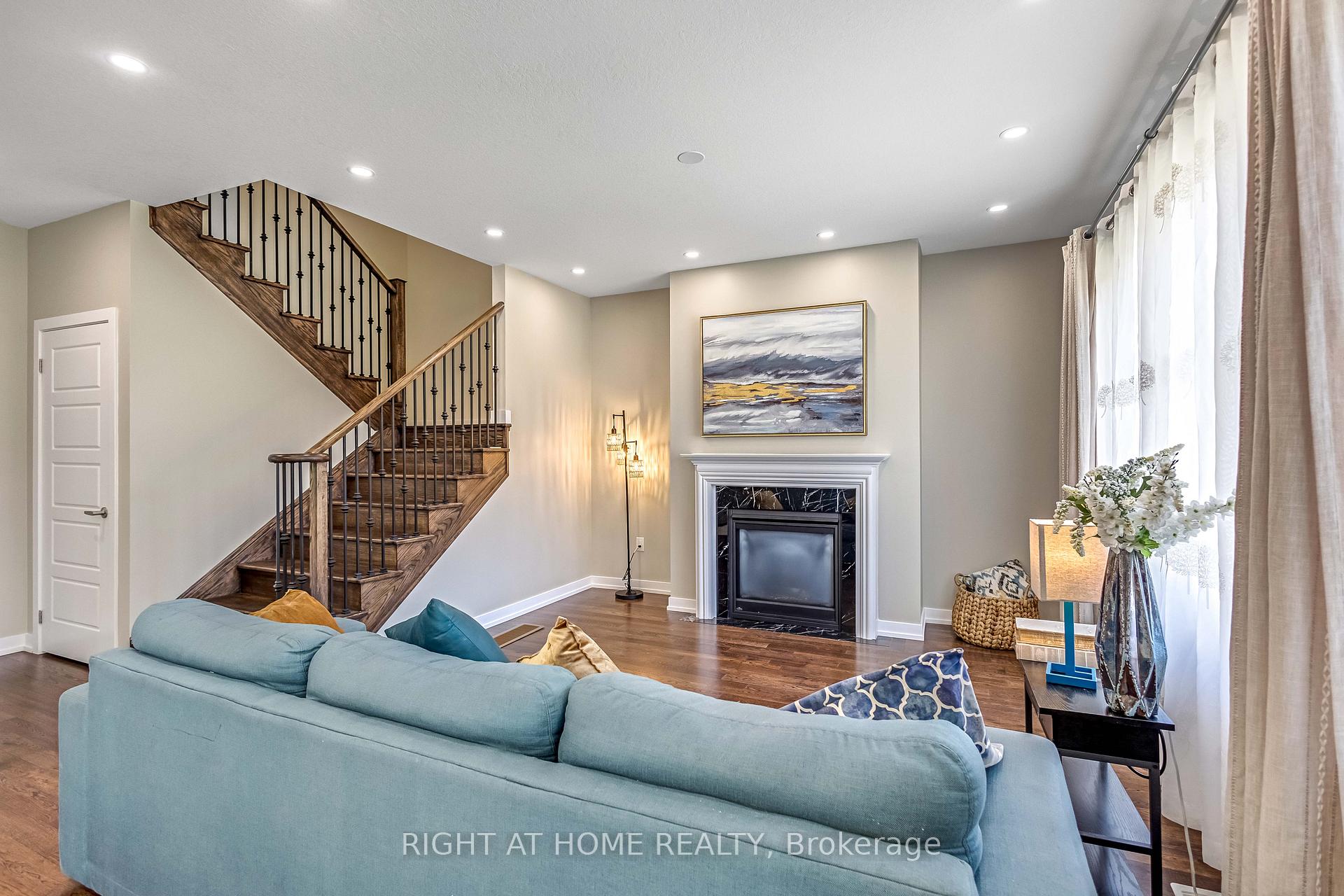 Photo 10 of 44 Santos Drive, Haldimand — HOMEH