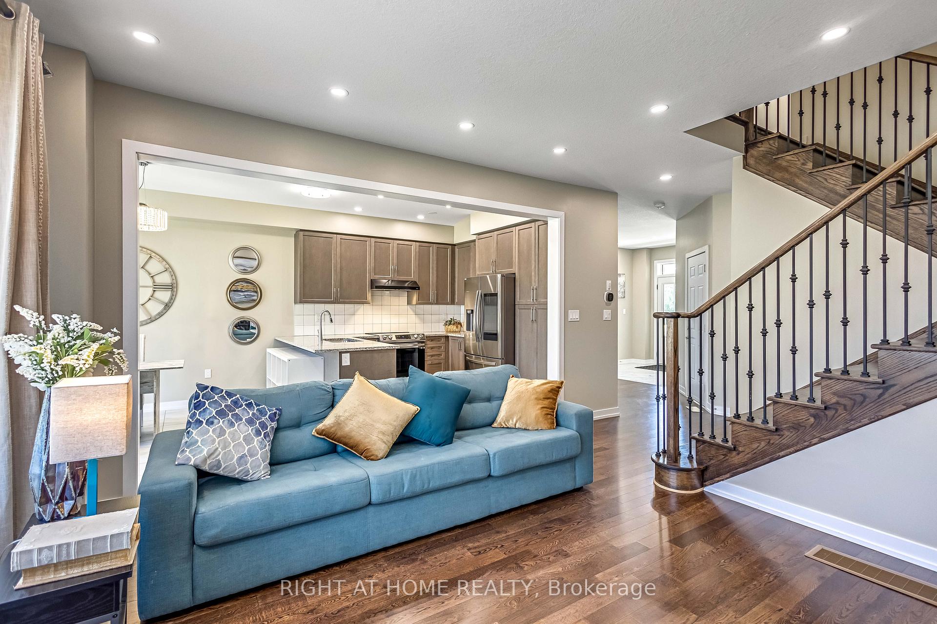 Photo 12 of 44 Santos Drive, Haldimand — HOMEH
