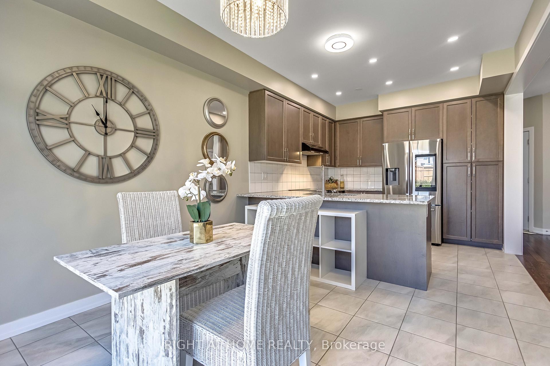 Photo 17 of 44 Santos Drive, Haldimand — HOMEH