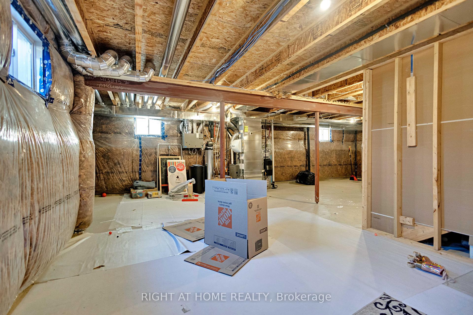 Photo 33 of 44 Santos Drive, Haldimand — HOMEH