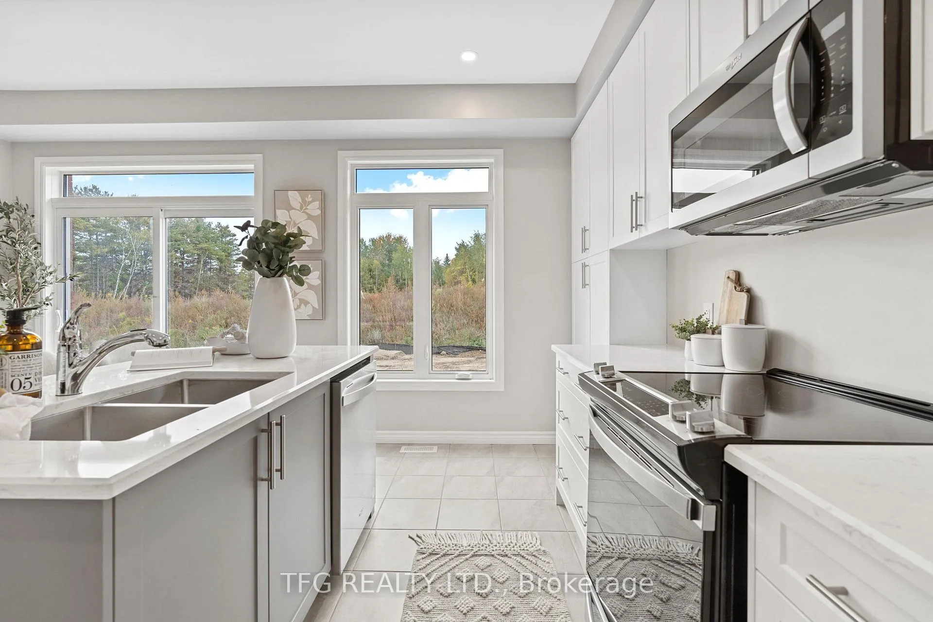 Photo 10 of 46 Broome Avenue, Clarington, Courtice — HOMEH