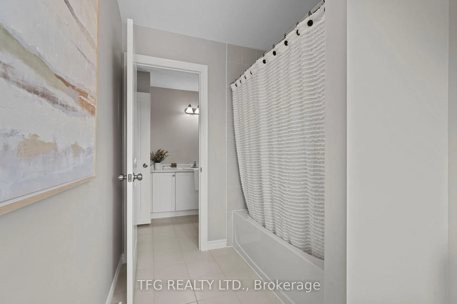 Photo 27 of 46 Broome Avenue, Clarington, Courtice — HOMEH