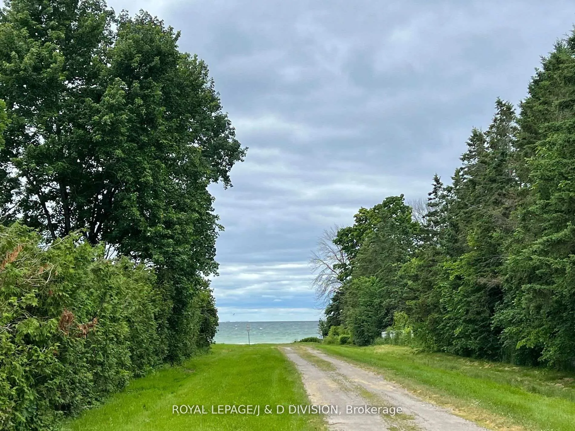Photo 3 of 1439 Florida Avenue, Ramara, Rural Ramara — HOMEH