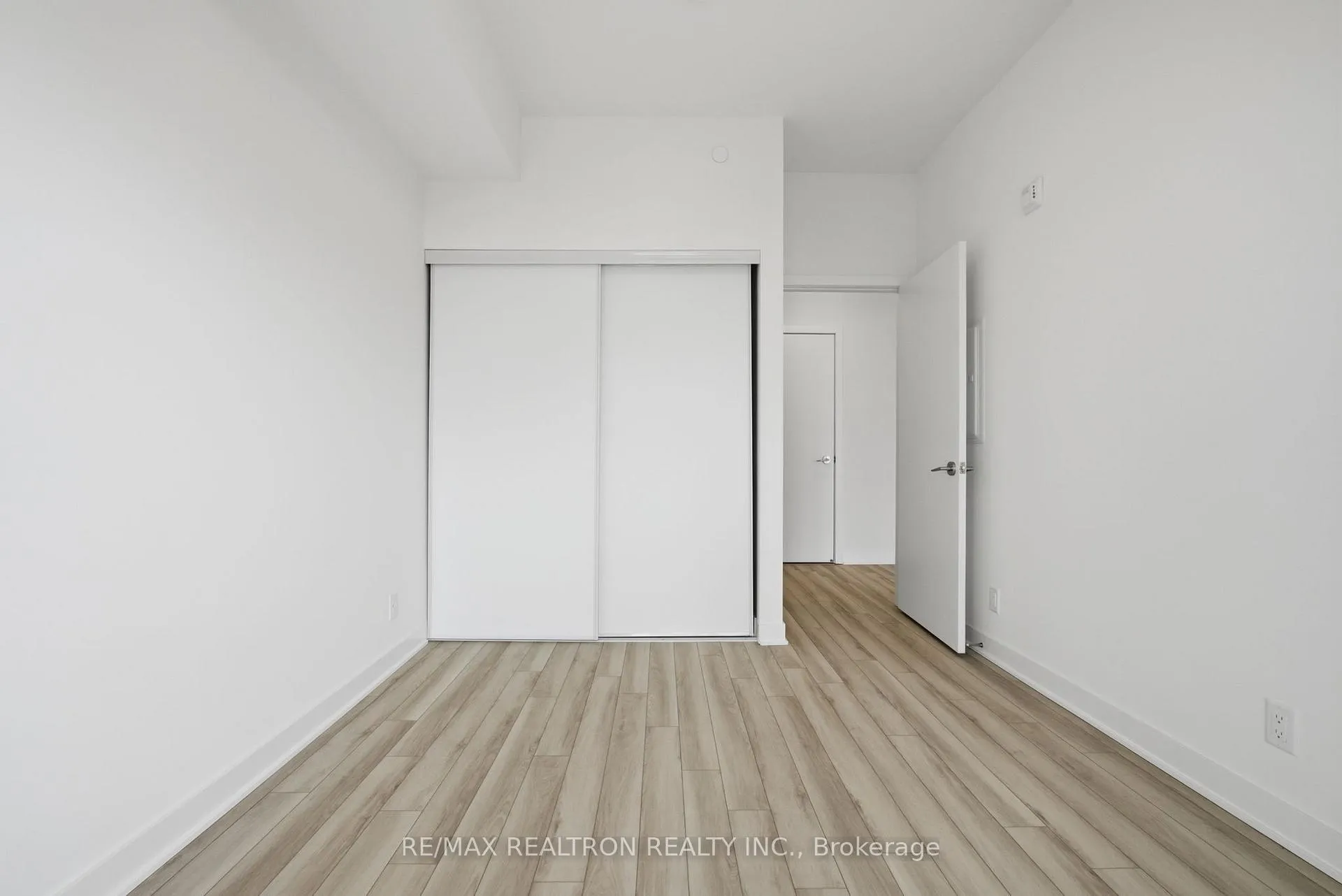 Photo 8 of Unit 203, 51 Clarington Boulevard, Clarington, Bowmanville — HOMEH