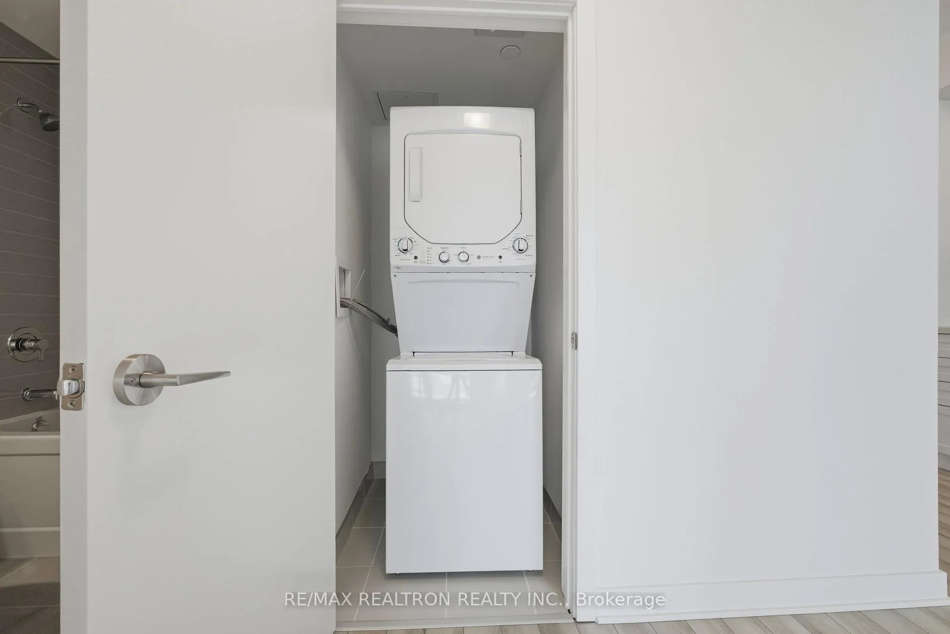 Photo 11 of Unit 203, 51 Clarington Boulevard, Clarington, Bowmanville — HOMEH