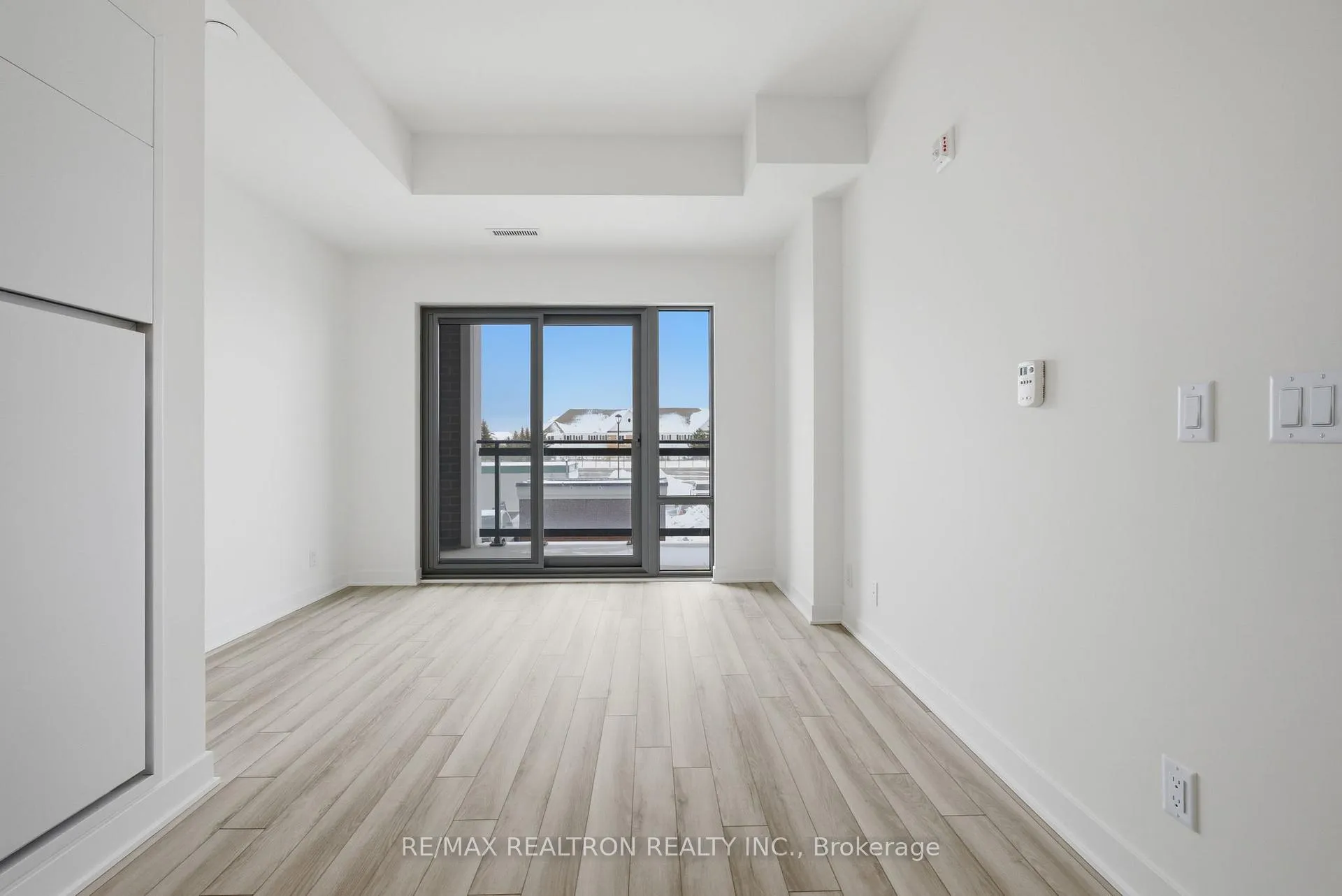Photo 13 of Unit 203, 51 Clarington Boulevard, Clarington, Bowmanville — HOMEH