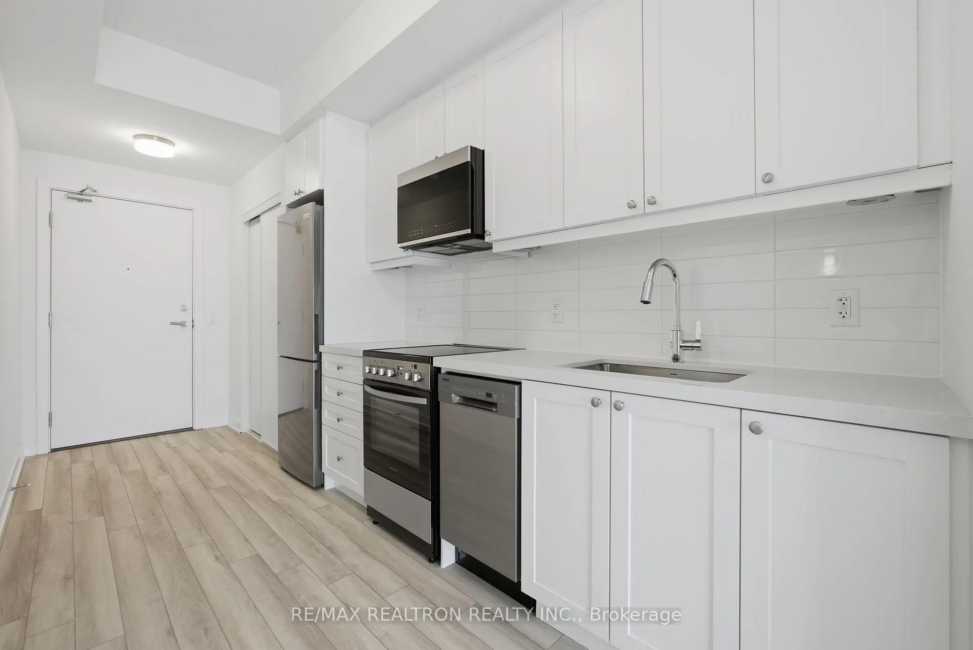 Photo 18 of Unit 203, 51 Clarington Boulevard, Clarington, Bowmanville — HOMEH