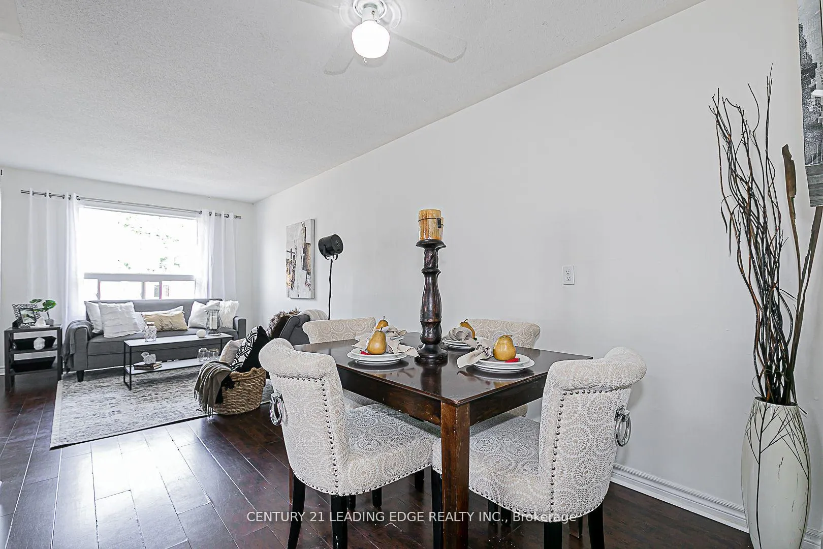Photo 7 of 1422 Outlet Drive, Oshawa, Lakeview — HOMEH
