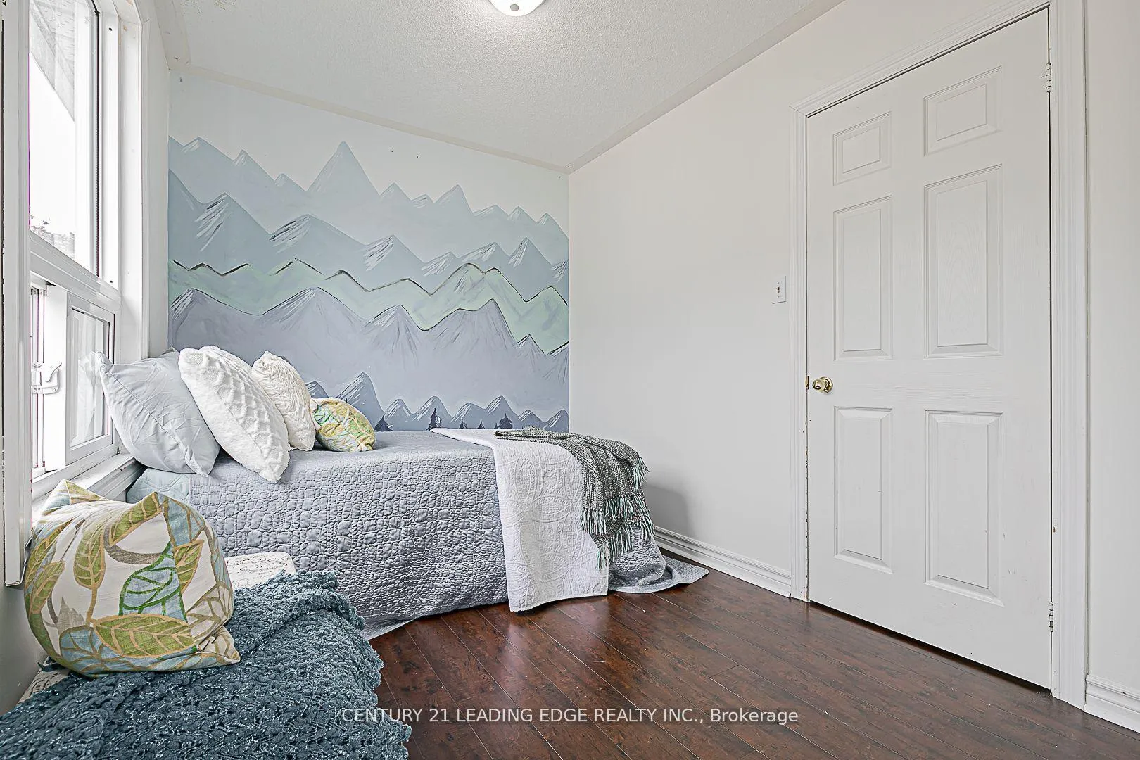 Photo 14 of 1422 Outlet Drive, Oshawa, Lakeview — HOMEH