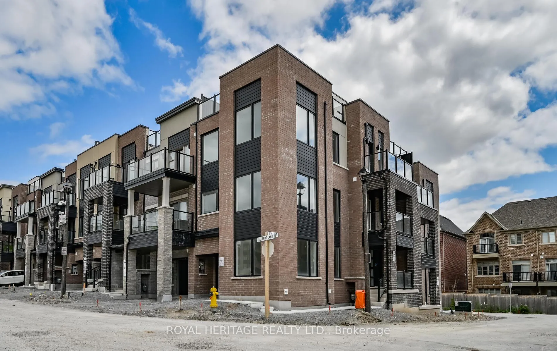 Photo 2 of 5 Schmidt Lane, Markham, Angus Glen — HOMEH