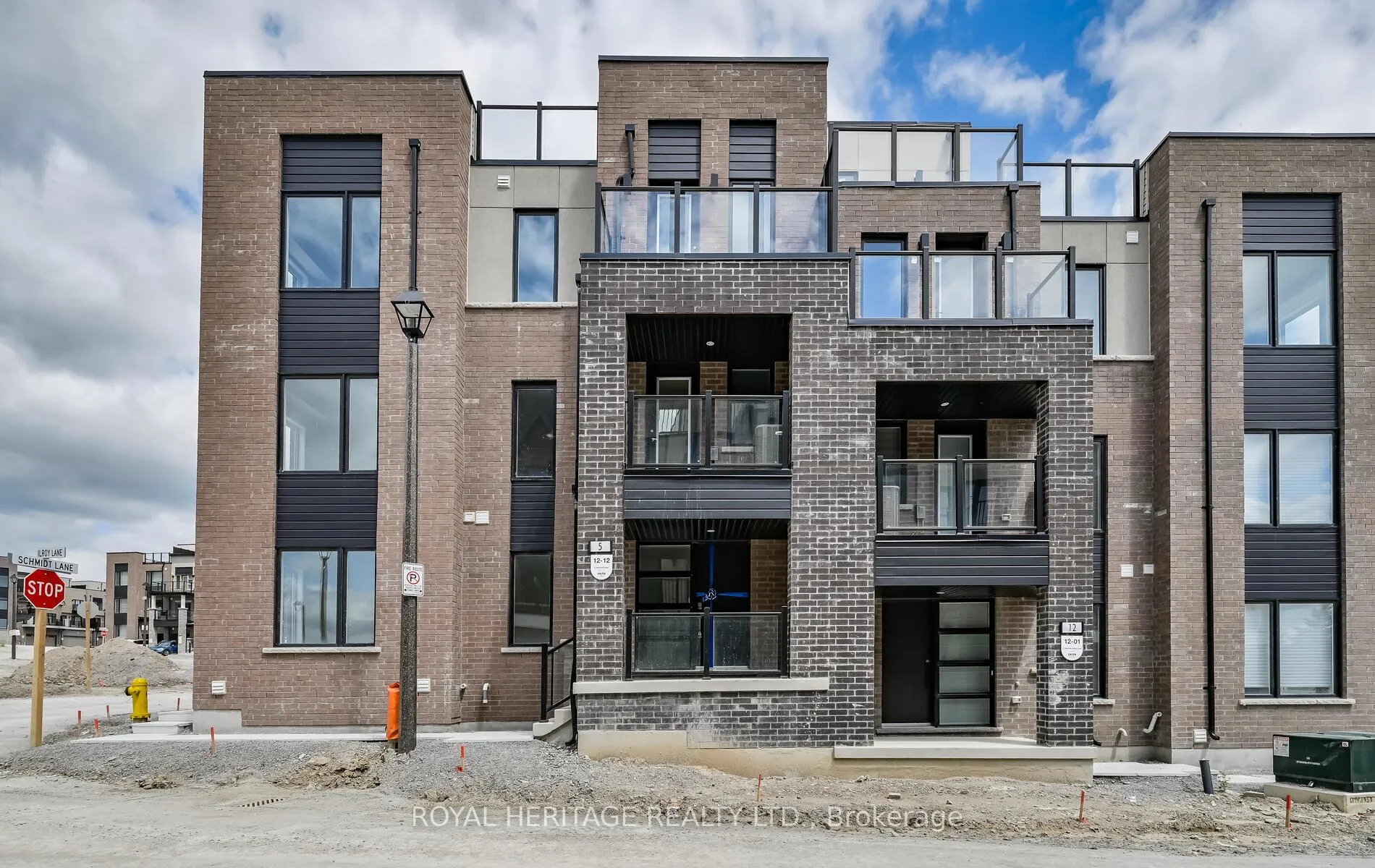 Photo 4 of 5 Schmidt Lane, Markham, Angus Glen — HOMEH
