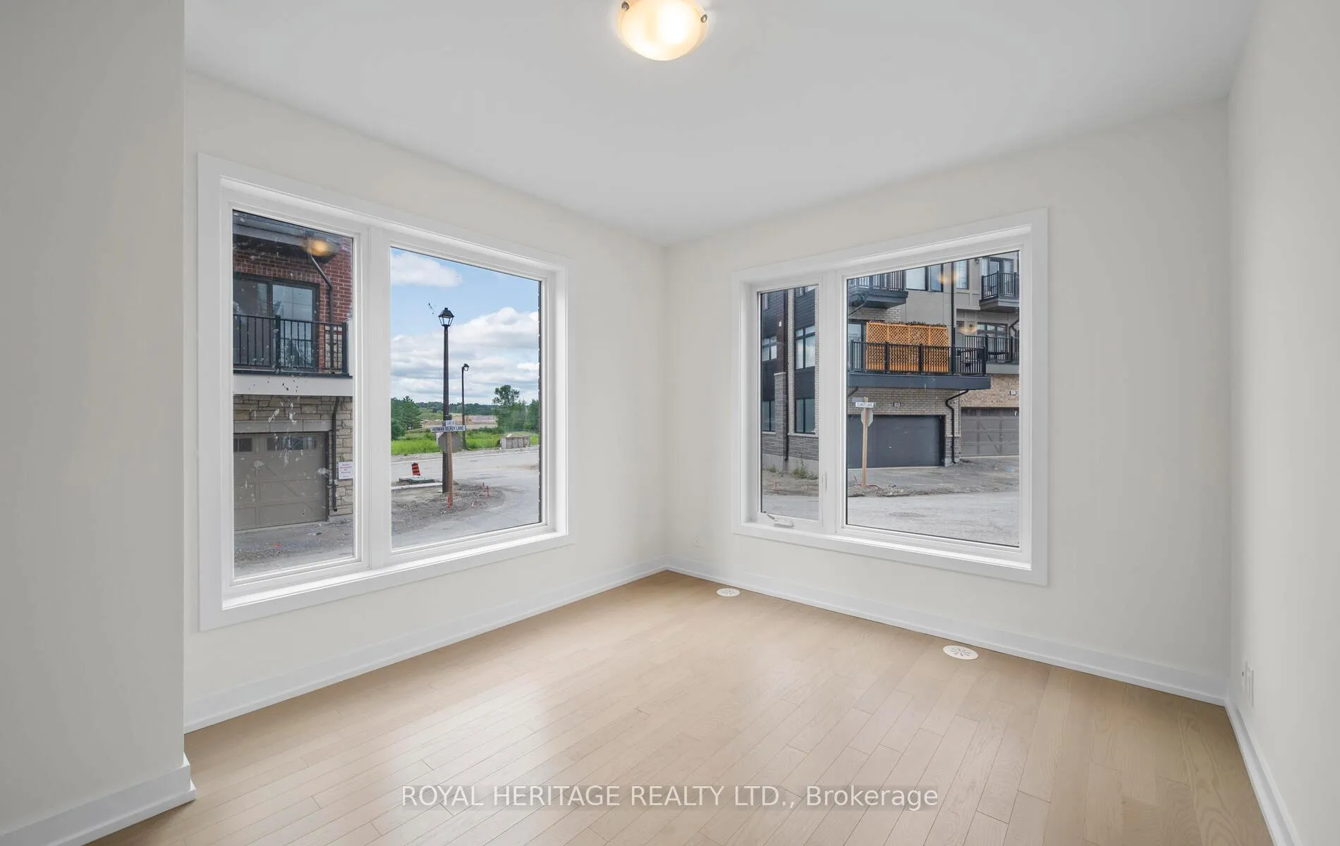 Photo 9 of 5 Schmidt Lane, Markham, Angus Glen — HOMEH
