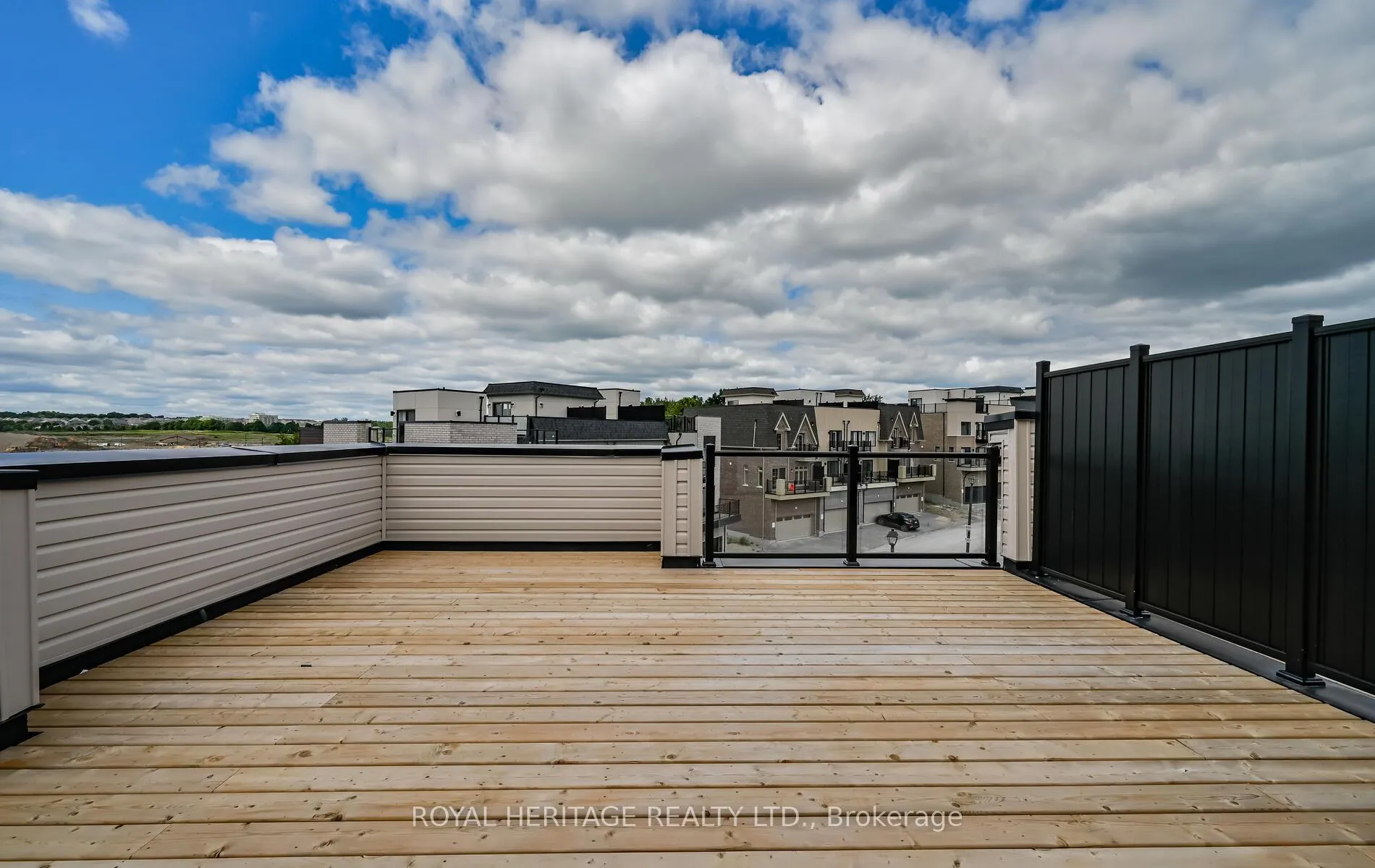 Photo 38 of 5 Schmidt Lane, Markham, Angus Glen — HOMEH