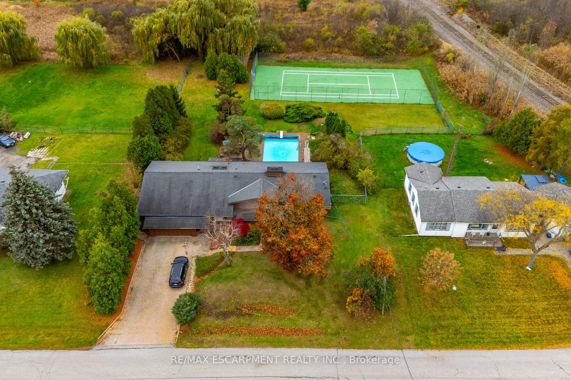 Photo 3 of 60 Atkinson Boulevard, Hamilton, Pleasant View — HOMEH