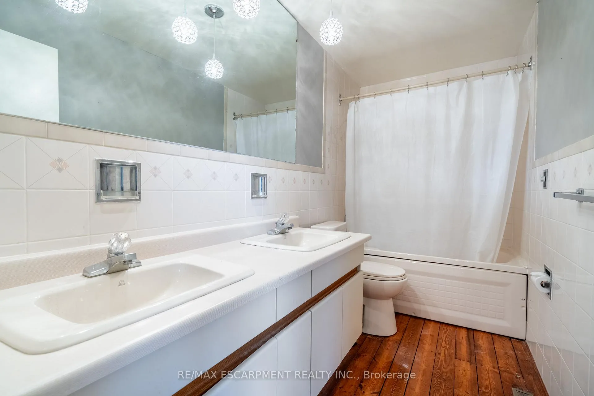 Photo 8 of 60 Atkinson Boulevard, Hamilton, Pleasant View — HOMEH