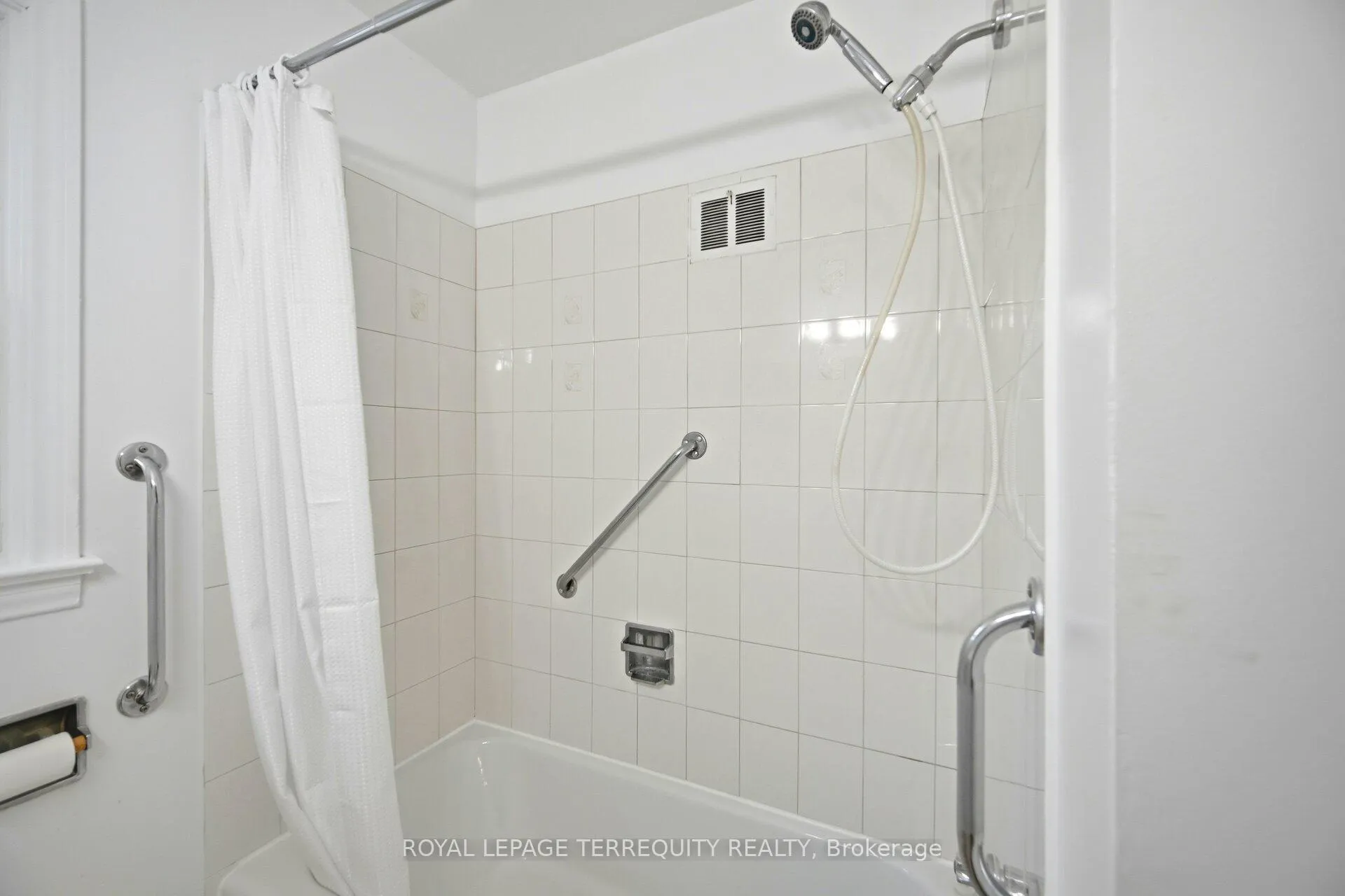 Photo 19 of 6001 North Street, Niagara Falls, Hospital — HOMEH
