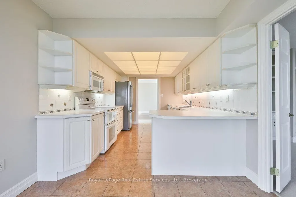 Photo 16 of Unit 607, 2170 Marine Drive, Oakville, Bronte — HOMEH