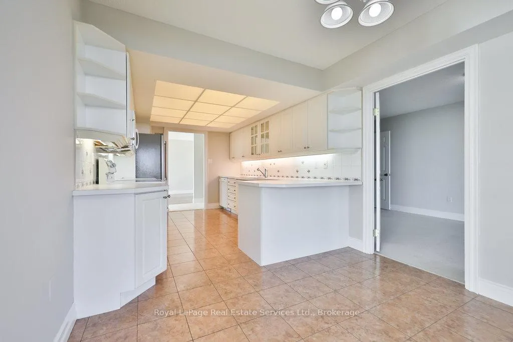 Photo 17 of Unit 607, 2170 Marine Drive, Oakville, Bronte — HOMEH