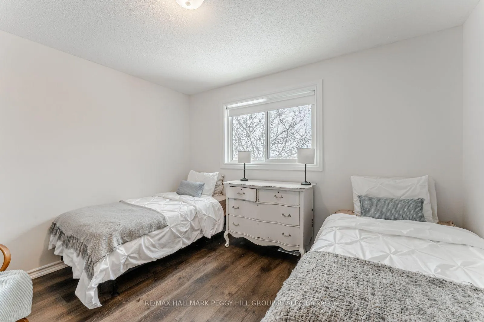 Photo 12 of 27 McAvoy Drive, Barrie, Edgehill Drive — HOMEH