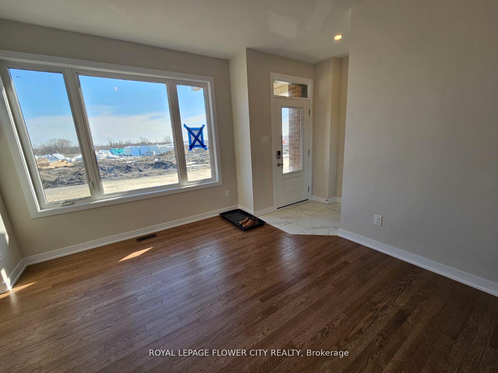 Photo 3 of 386 Peninsula Road, Ottawa, Barrhaven - Heritage Park — HOMEH