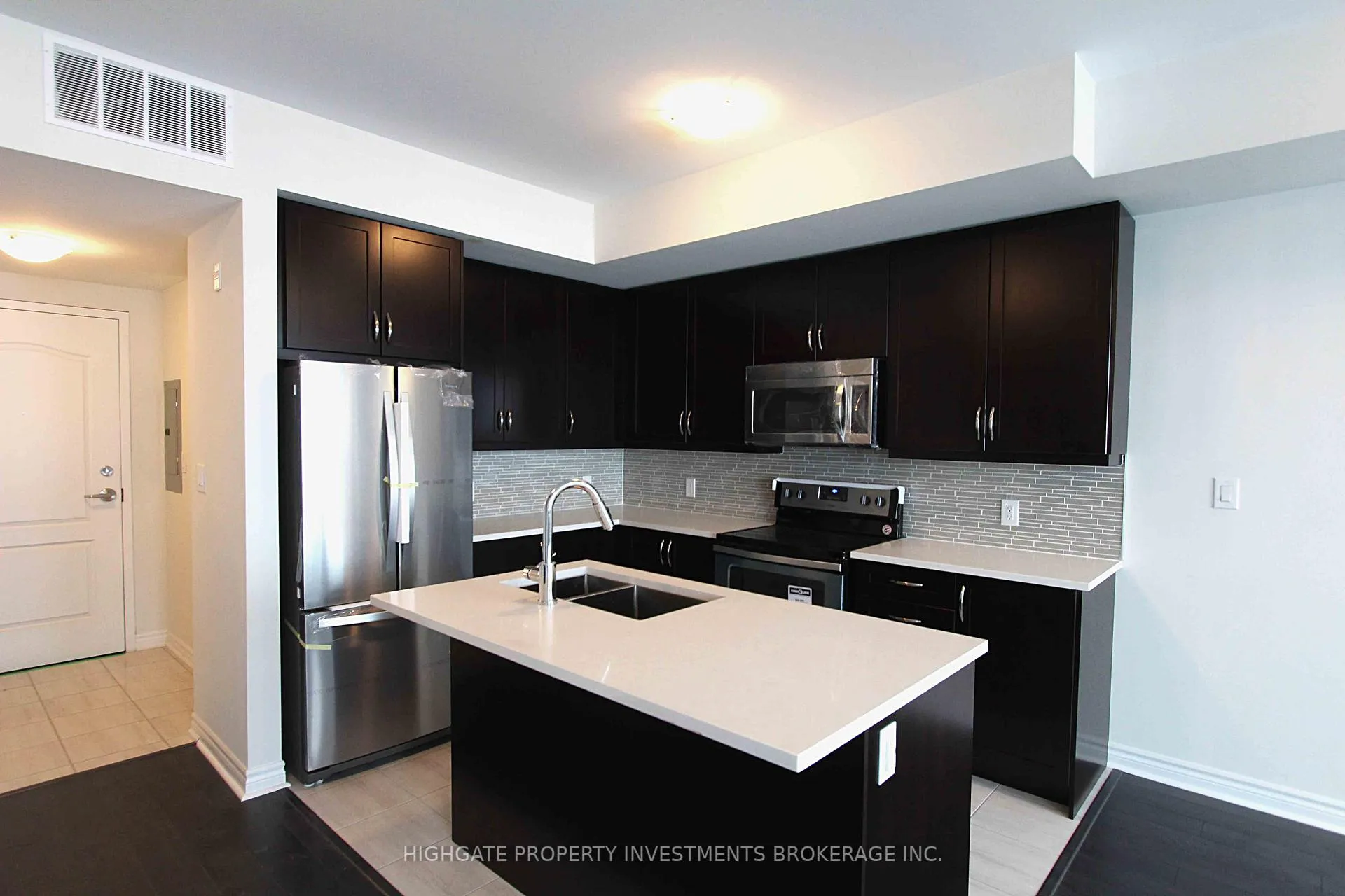 Photo 3 of Unit 229, 3905 Major Mackenzie Drive, Vaughan, Vellore Village — HOMEH