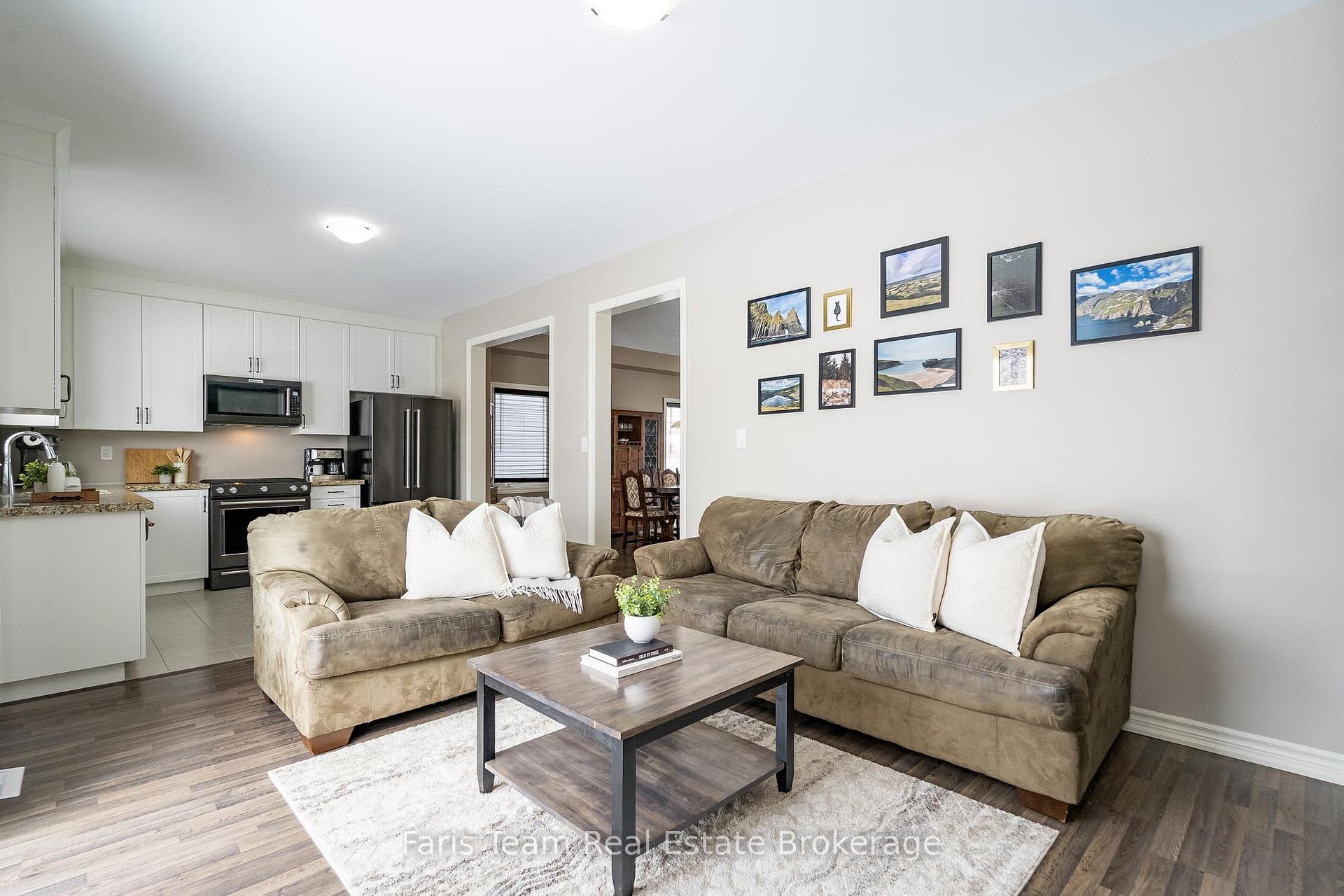 Photo 8 of 210 Springfield Crescent, Clearview, Stayner — HOMEH