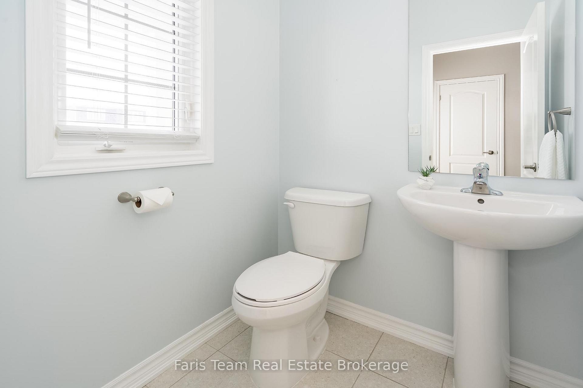 Photo 10 of 210 Springfield Crescent, Clearview, Stayner — HOMEH