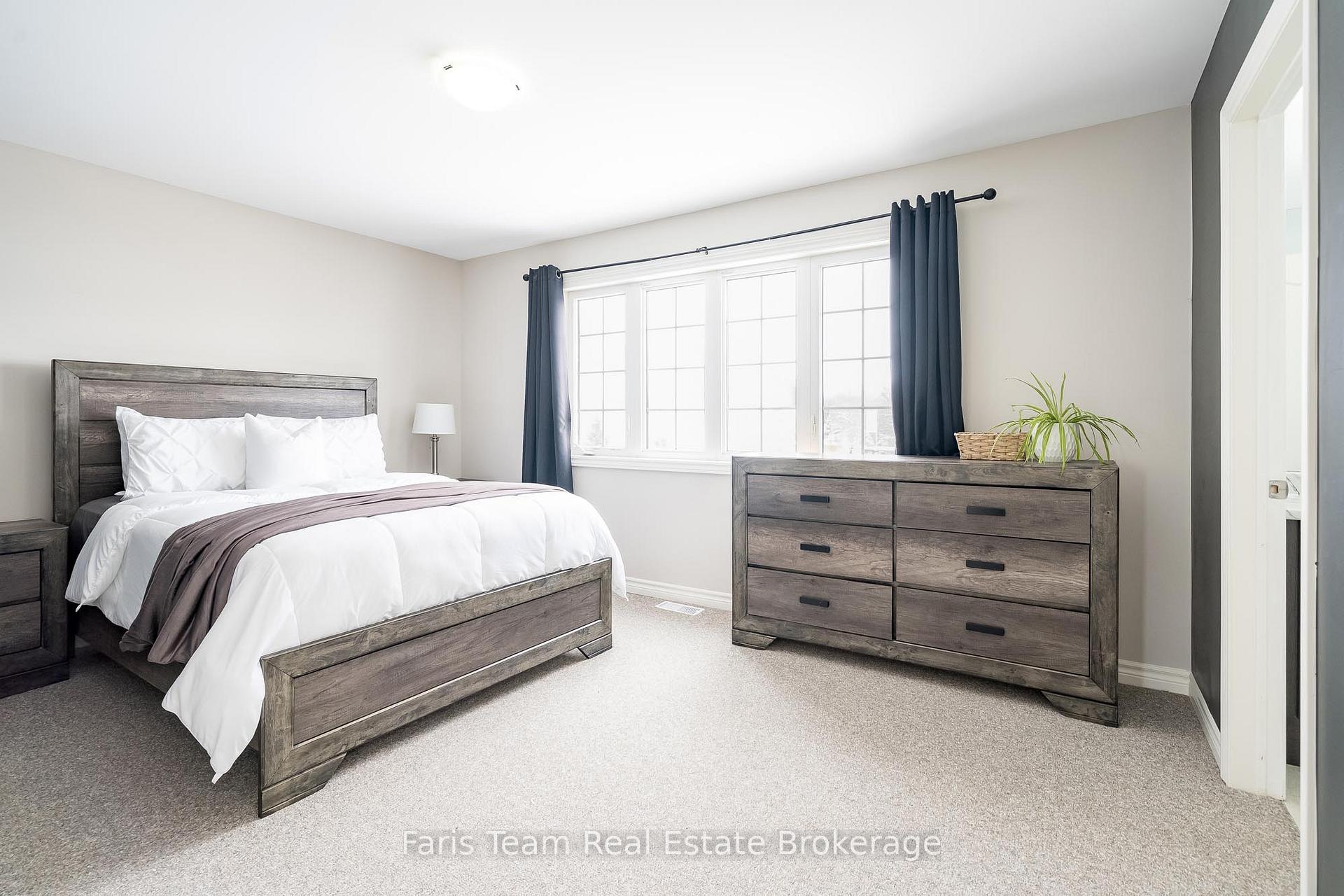 Photo 11 of 210 Springfield Crescent, Clearview, Stayner — HOMEH