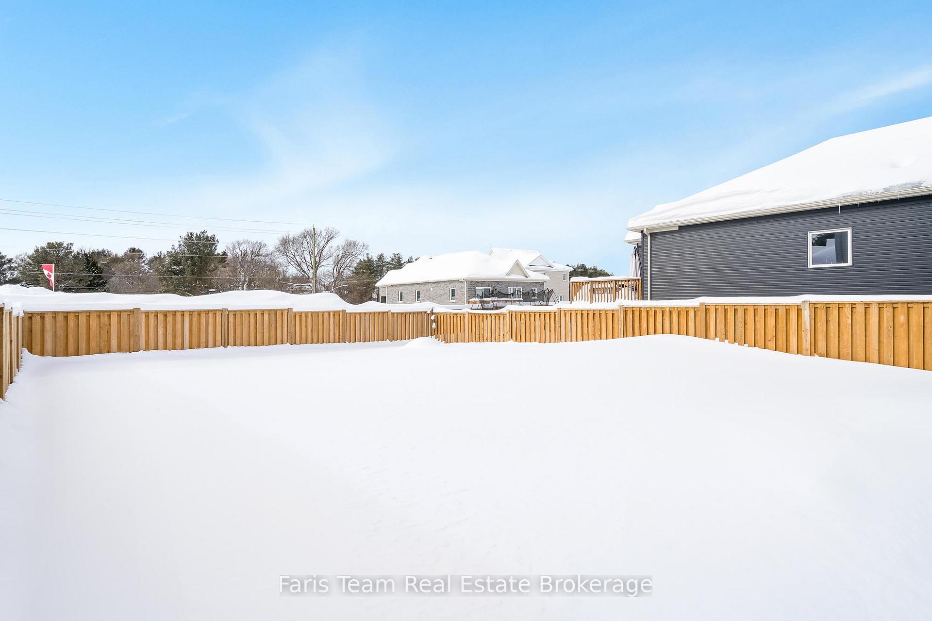 Photo 19 of 210 Springfield Crescent, Clearview, Stayner — HOMEH