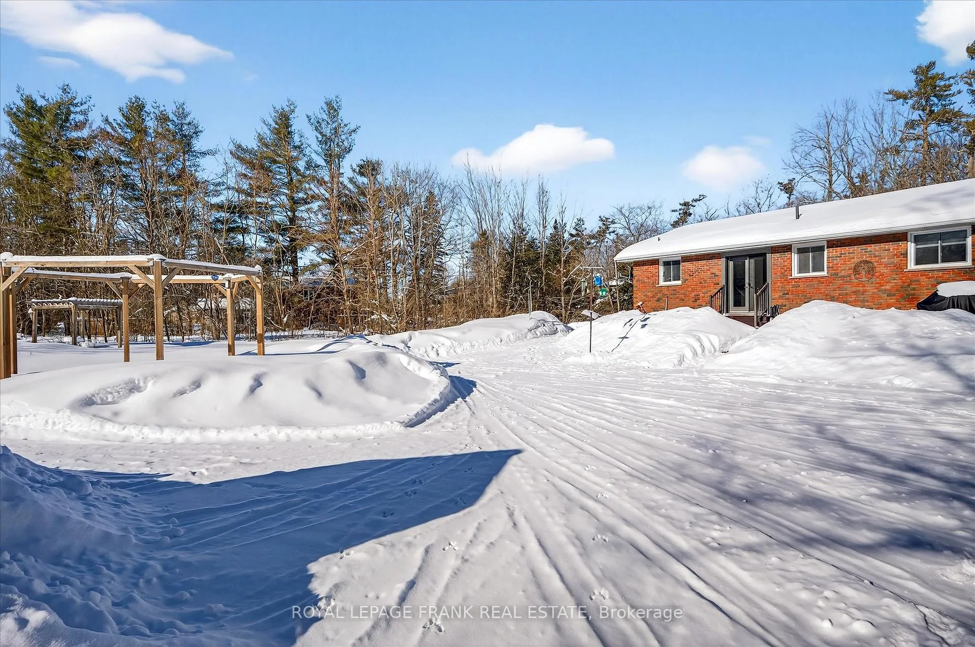 Photo 2 of 419 South Beach Road, Douro-Dummer — HOMEH