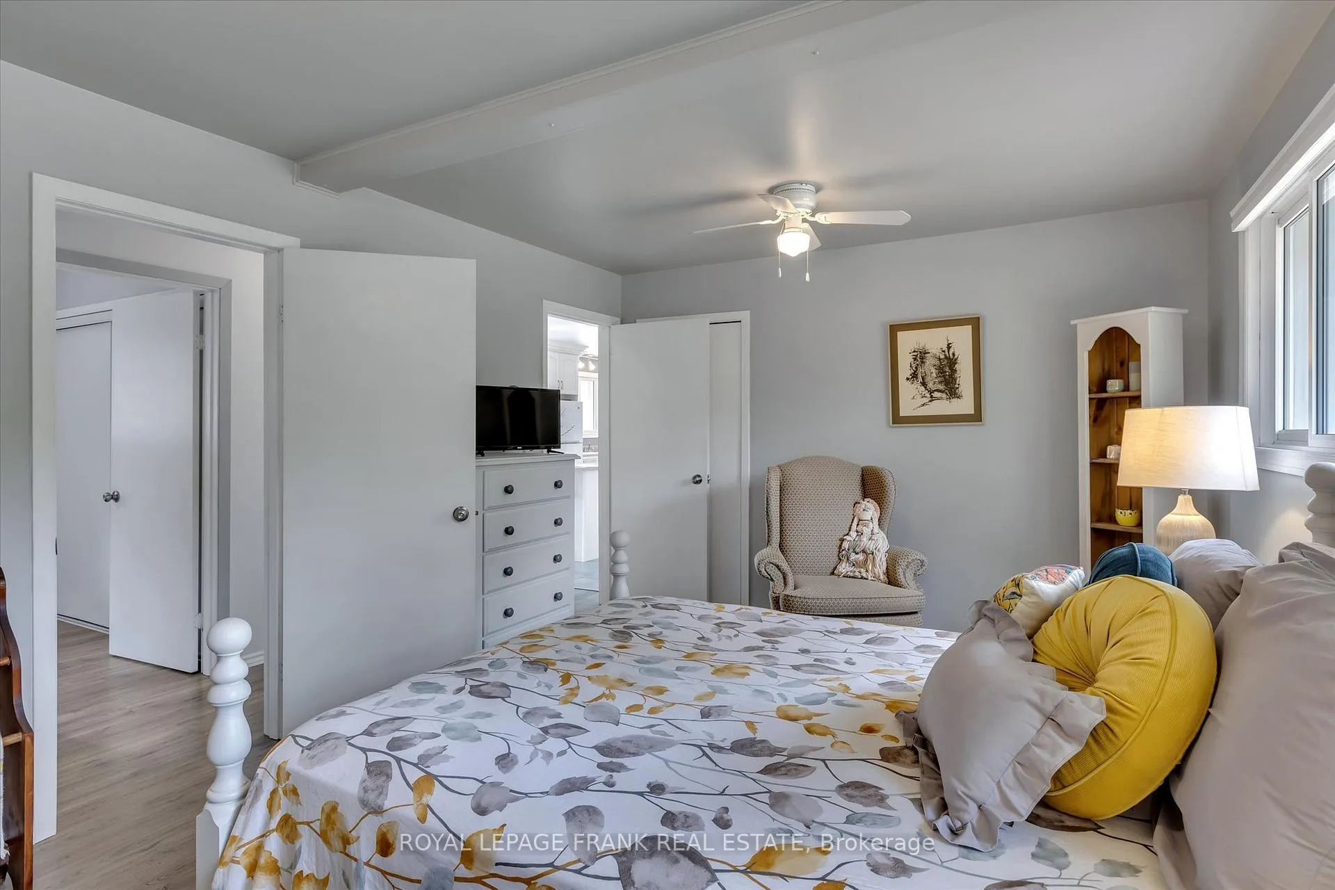 Photo 12 of 419 South Beach Road, Douro-Dummer — HOMEH