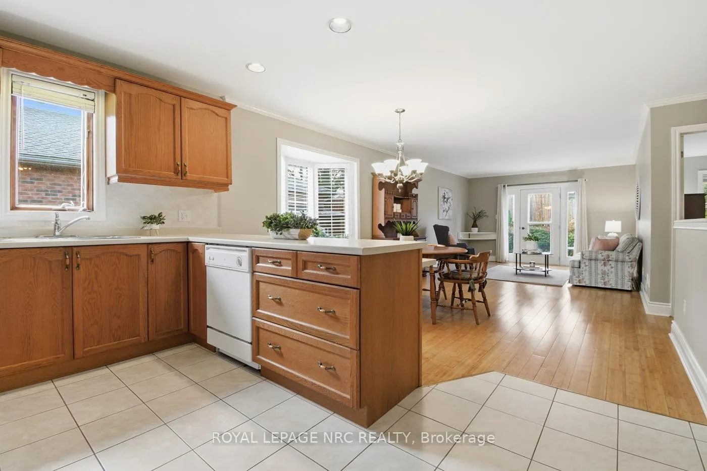 Photo 10 of 12 Kinsman Court, Pelham, Fonthill — HOMEH