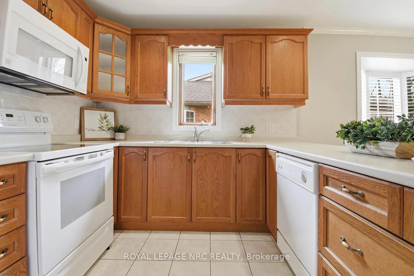 Photo 11 of 12 Kinsman Court, Pelham, Fonthill — HOMEH
