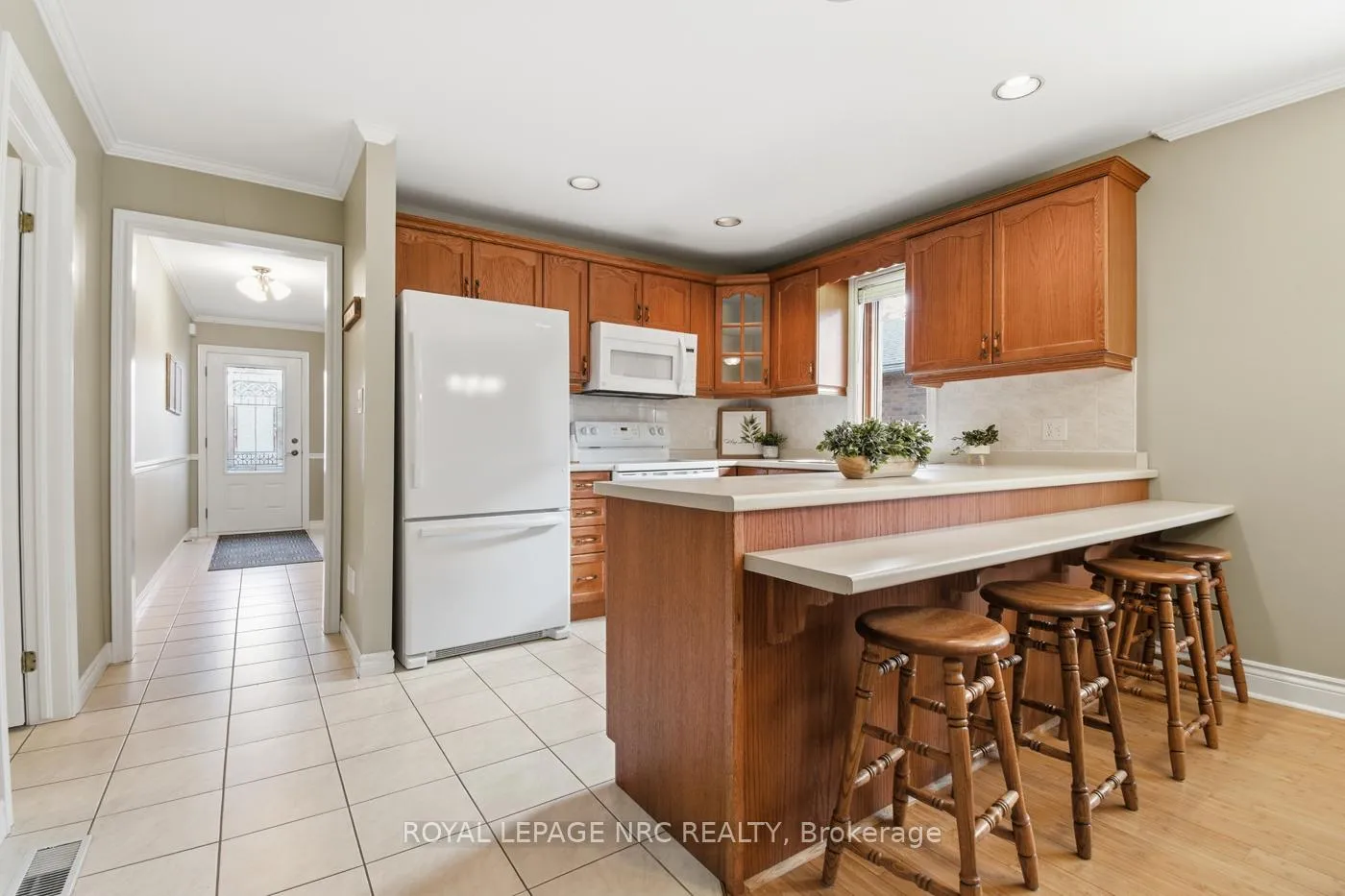 Photo 16 of 12 Kinsman Court, Pelham, Fonthill — HOMEH