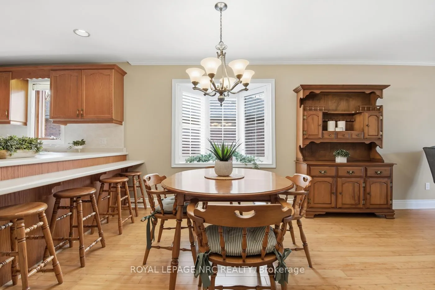 Photo 17 of 12 Kinsman Court, Pelham, Fonthill — HOMEH