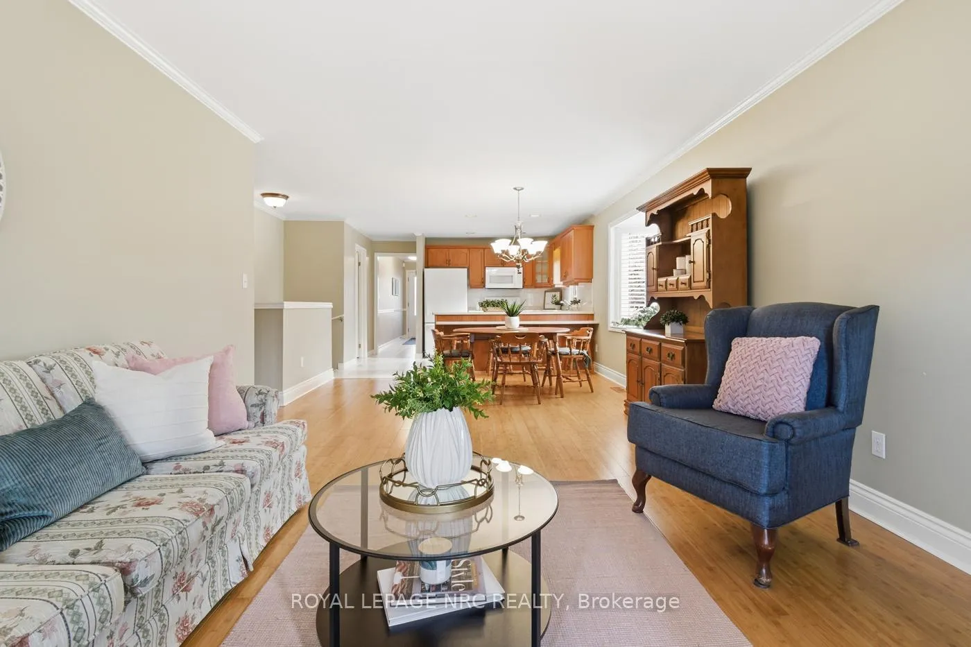 Photo 21 of 12 Kinsman Court, Pelham, Fonthill — HOMEH