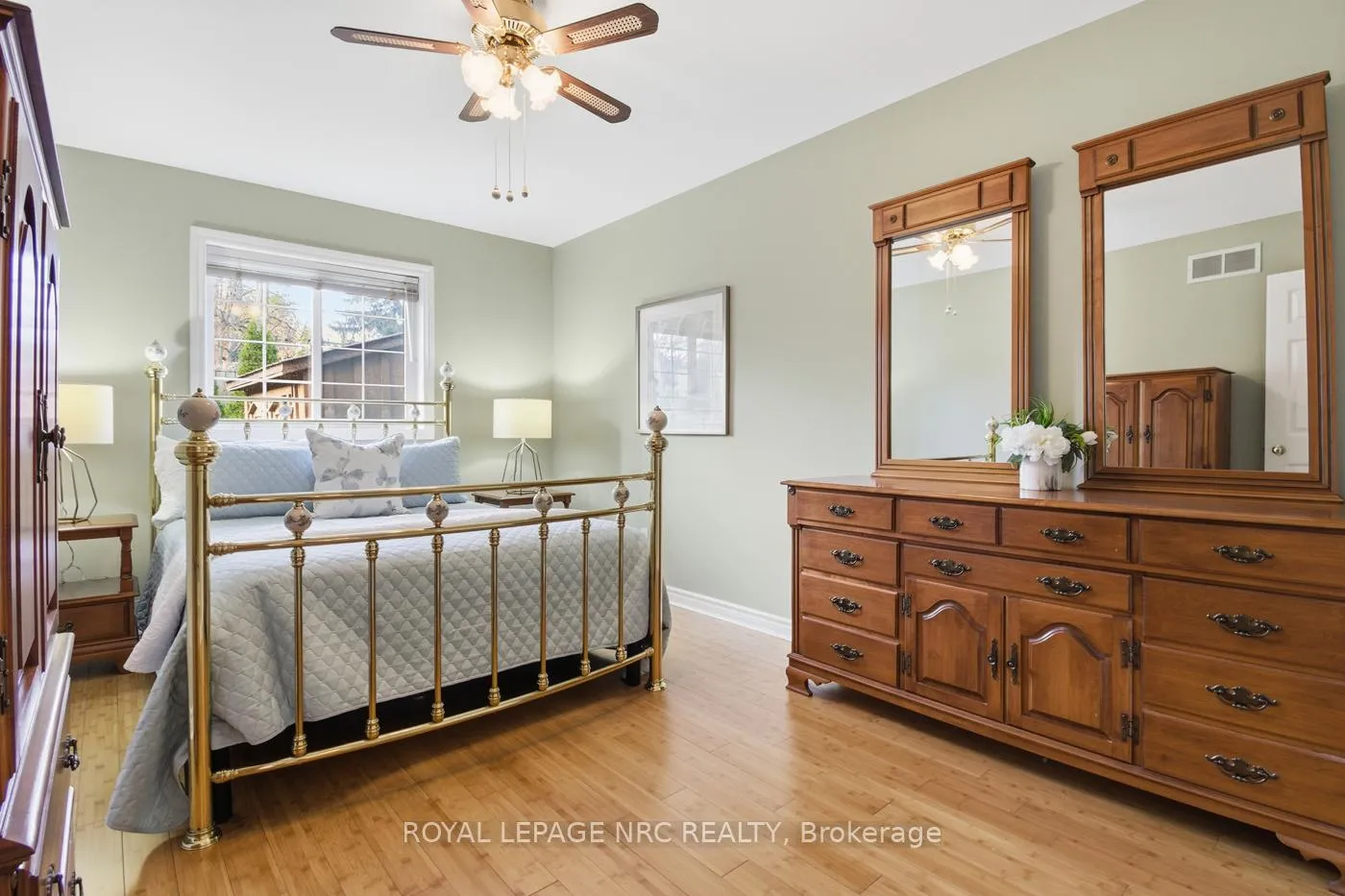 Photo 24 of 12 Kinsman Court, Pelham, Fonthill — HOMEH