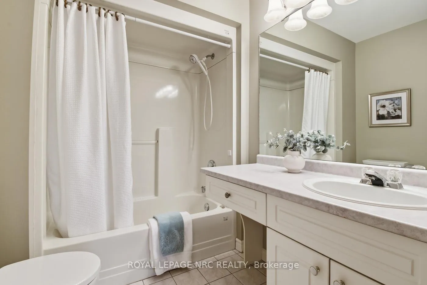 Photo 27 of 12 Kinsman Court, Pelham, Fonthill — HOMEH