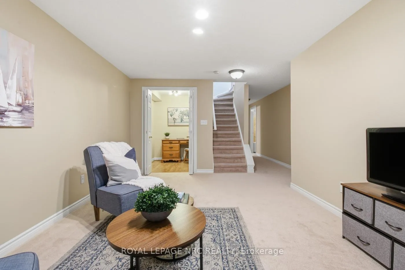 Photo 33 of 12 Kinsman Court, Pelham, Fonthill — HOMEH