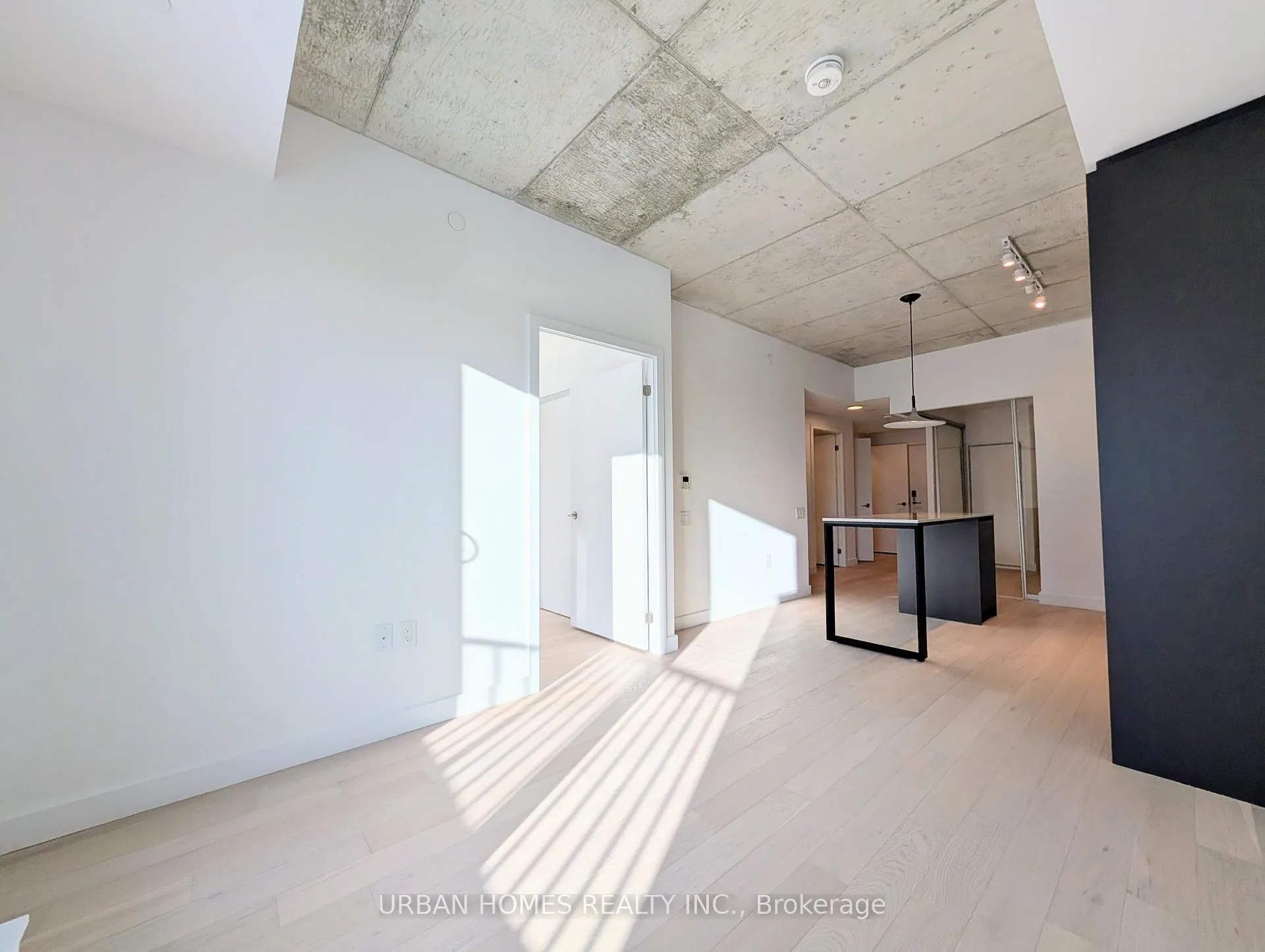 Photo 8 of Unit 509, 1720 Bayview Avenue, Toronto, Mount Pleasant East — HOMEH