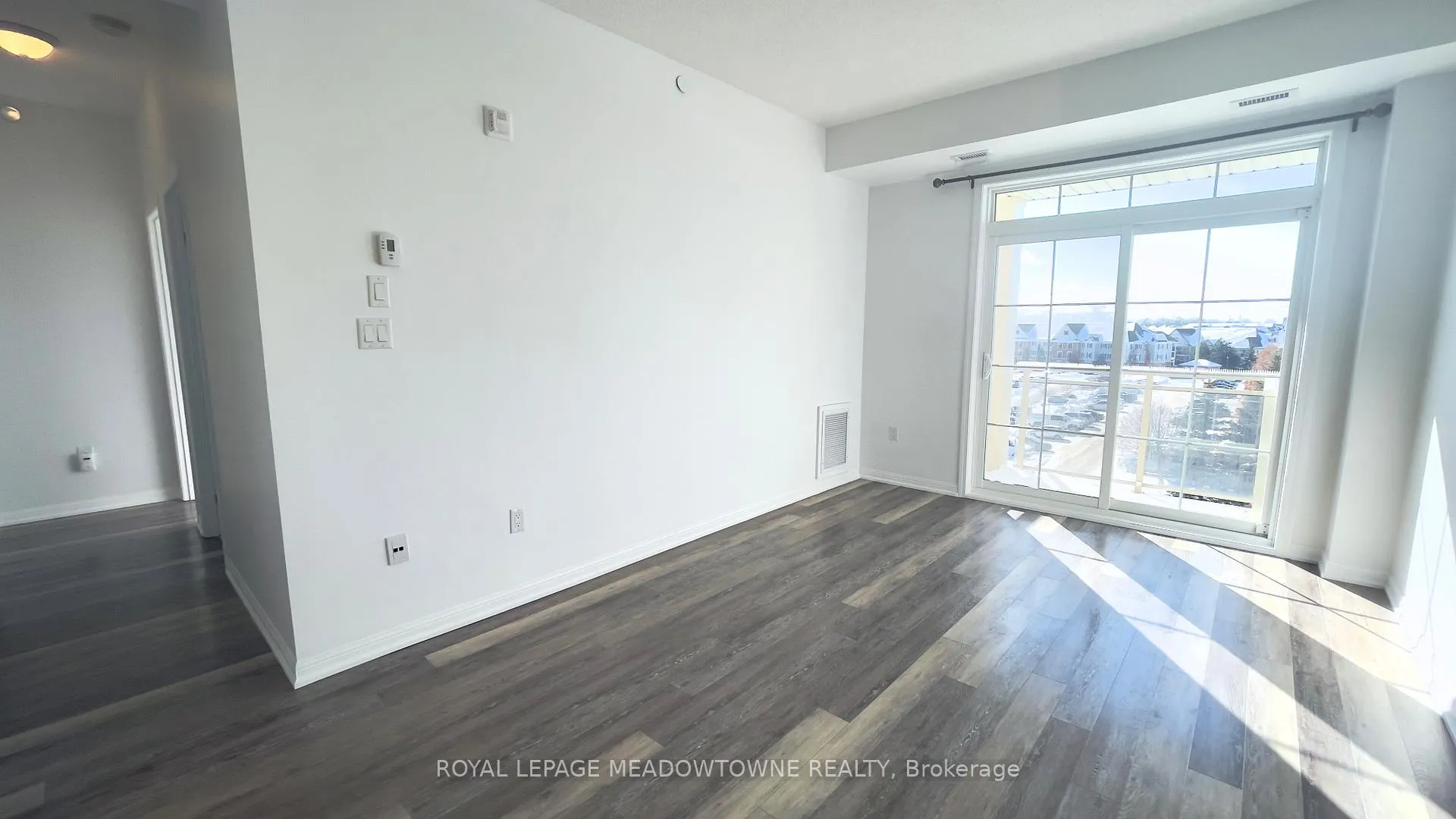 Photo 5 of Unit 416, 84 Aspen Springs Drive, Clarington, Bowmanville — HOMEH