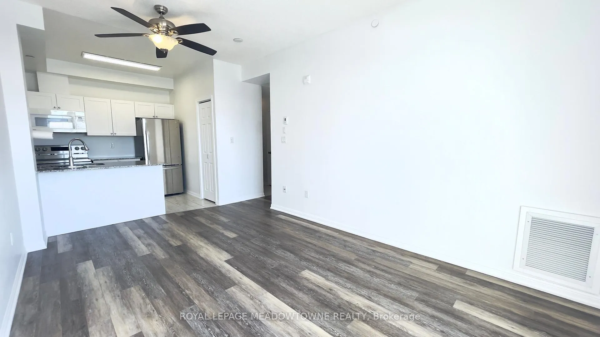 Photo 7 of Unit 416, 84 Aspen Springs Drive, Clarington, Bowmanville — HOMEH