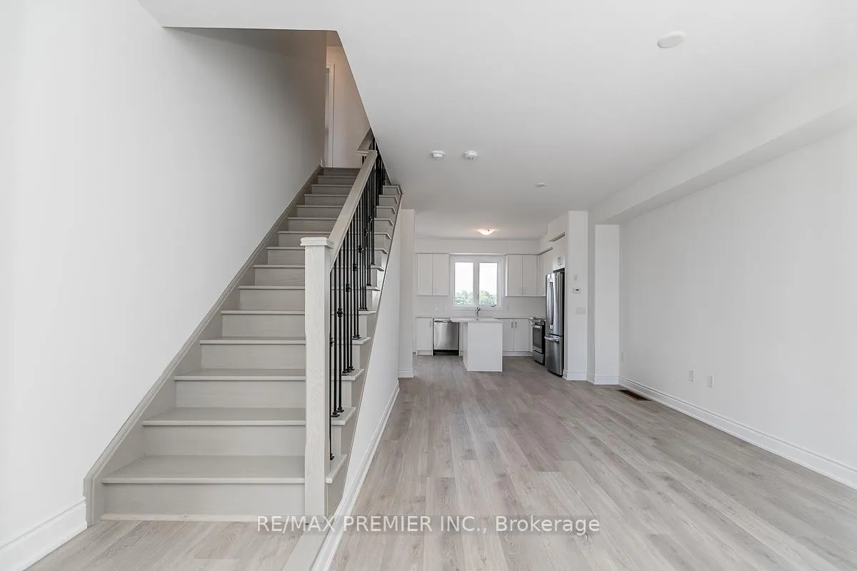 Photo 2 of 57 Union Boulevard, Wasaga Beach — HOMEH
