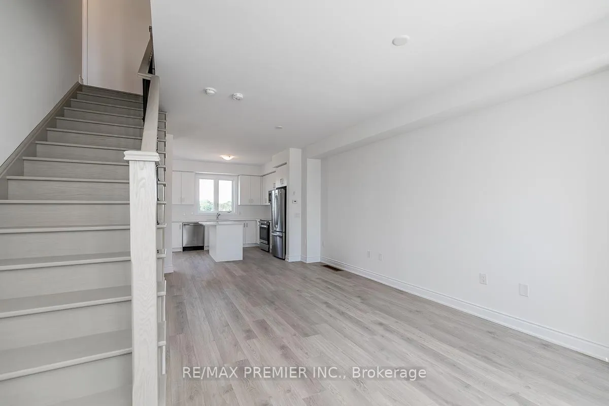 Photo 5 of 57 Union Boulevard, Wasaga Beach — HOMEH