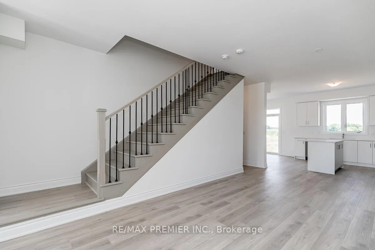 Photo 7 of 57 Union Boulevard, Wasaga Beach — HOMEH