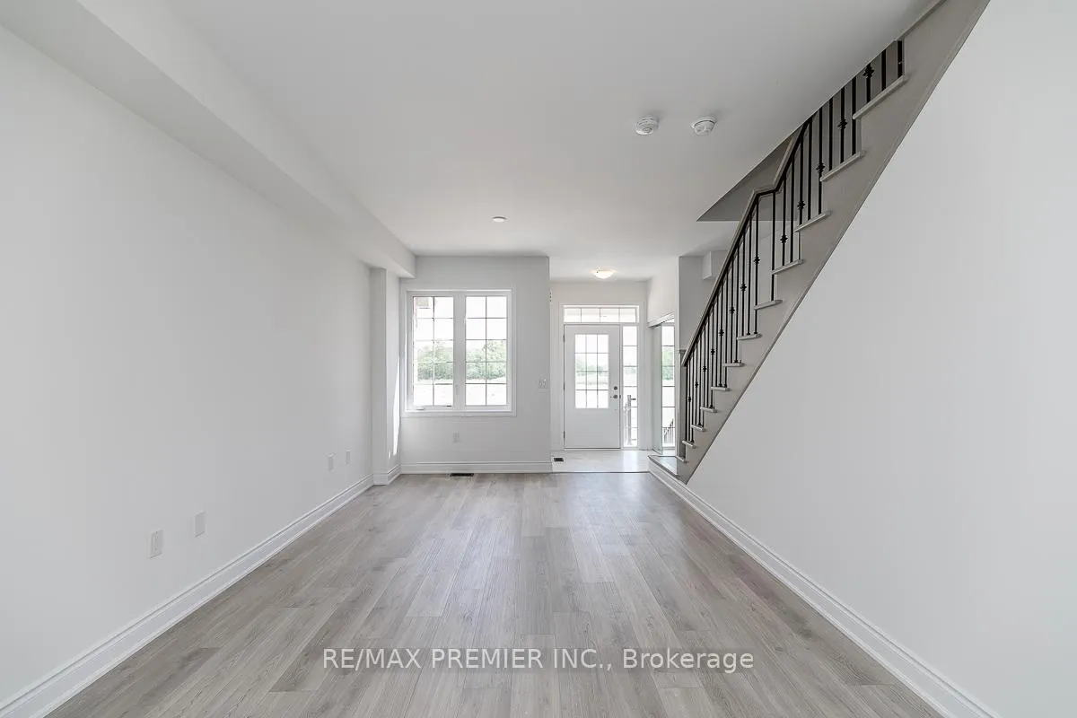 Photo 9 of 57 Union Boulevard, Wasaga Beach — HOMEH