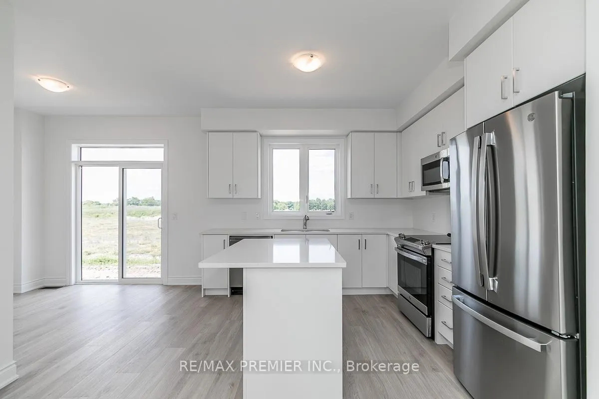 Photo 11 of 57 Union Boulevard, Wasaga Beach — HOMEH