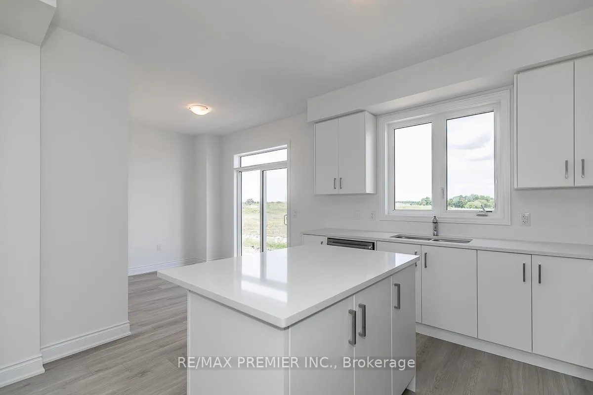 Photo 13 of 57 Union Boulevard, Wasaga Beach — HOMEH