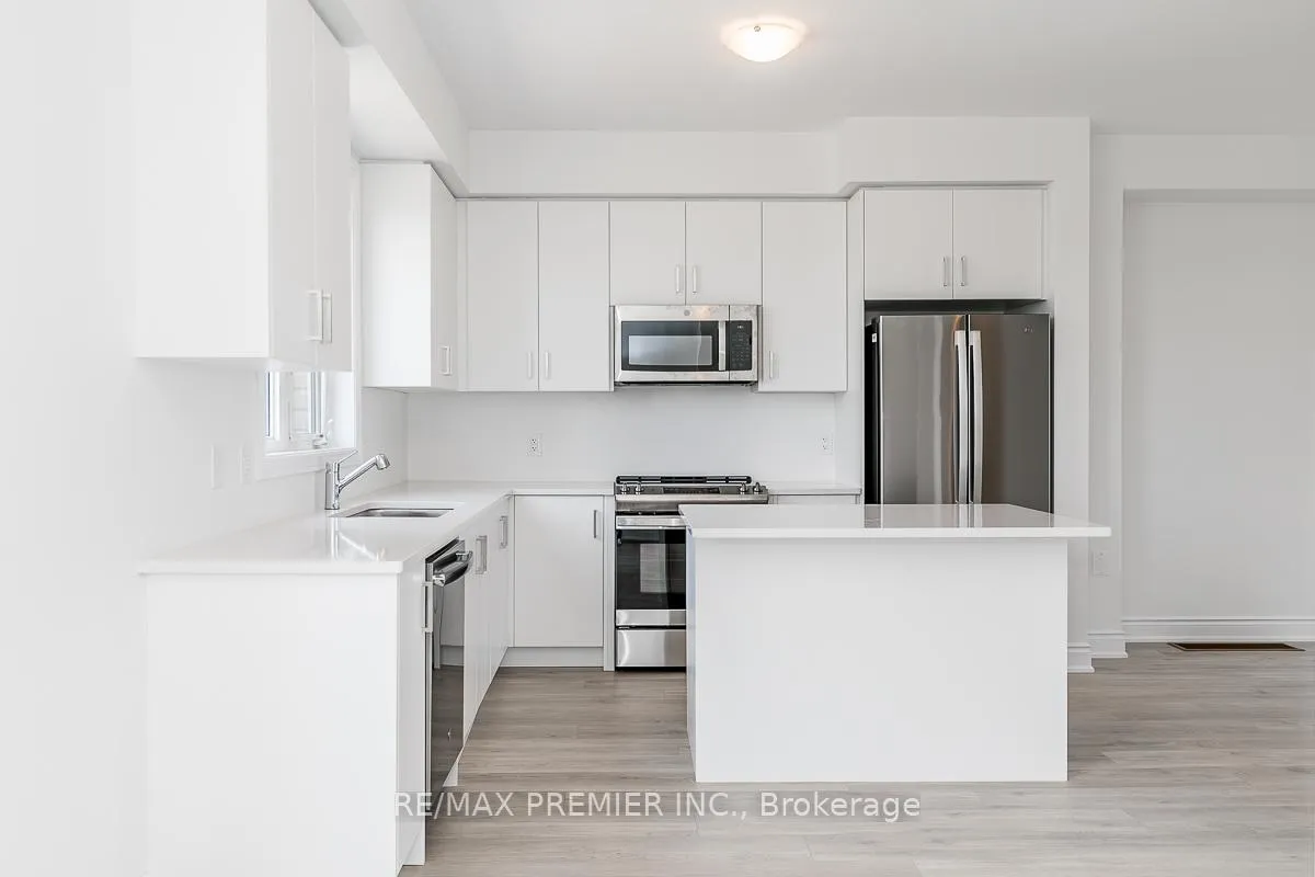 Photo 17 of 57 Union Boulevard, Wasaga Beach — HOMEH